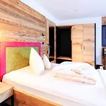 Garni Stefanie Отель 4*
