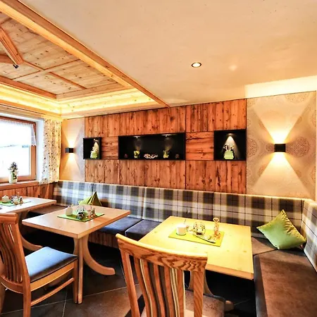 Hotel Garni Stefanie Ischgl