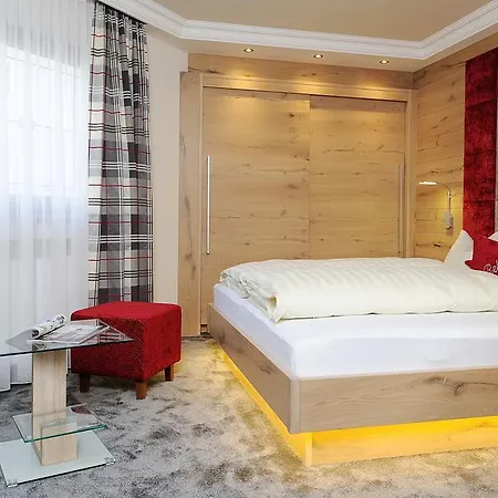 Garni Stefanie Отель 4*