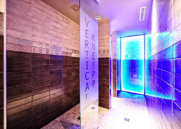 Hotel Garni Stefanie 4*