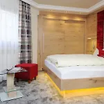 Garni Stefanie Hotell 4*